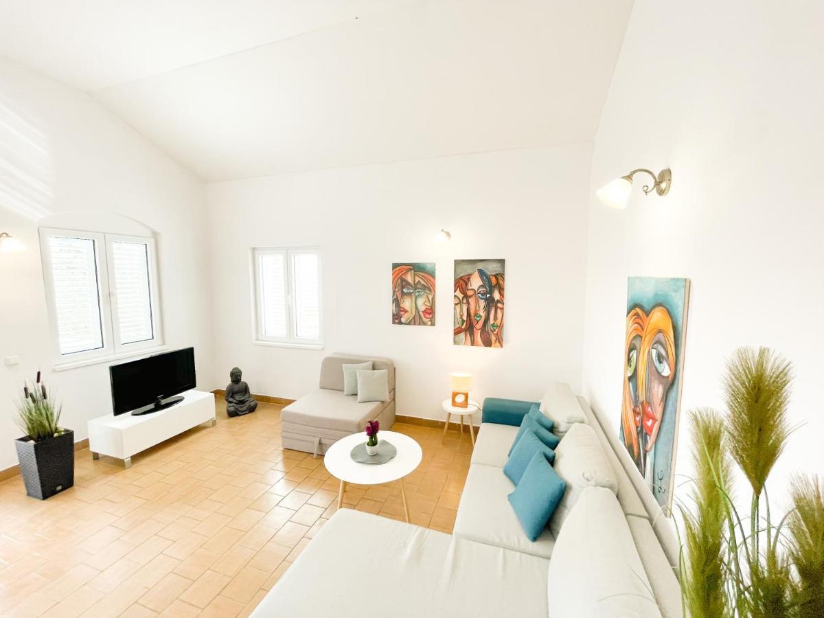 Spacious Apartment Amaros Korcula Town Bagian luar foto